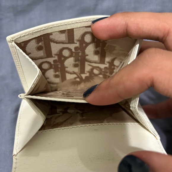 Vintage Y2K Dior white Leather Wallet with Silver D Charm and monogram lining - Picture 6 of 7